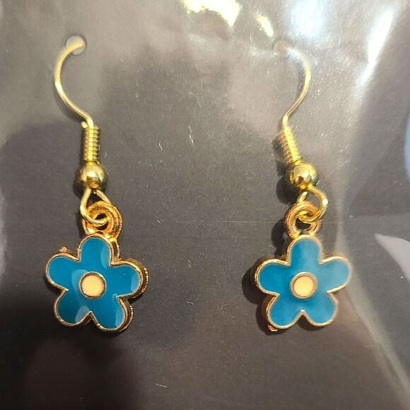 New Hand Crafted Cute Blue Flower Hook Earrings 14K Gold Plated. - Picture 1 of 1